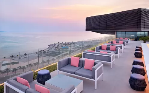 Neo Sky Bar, Seating